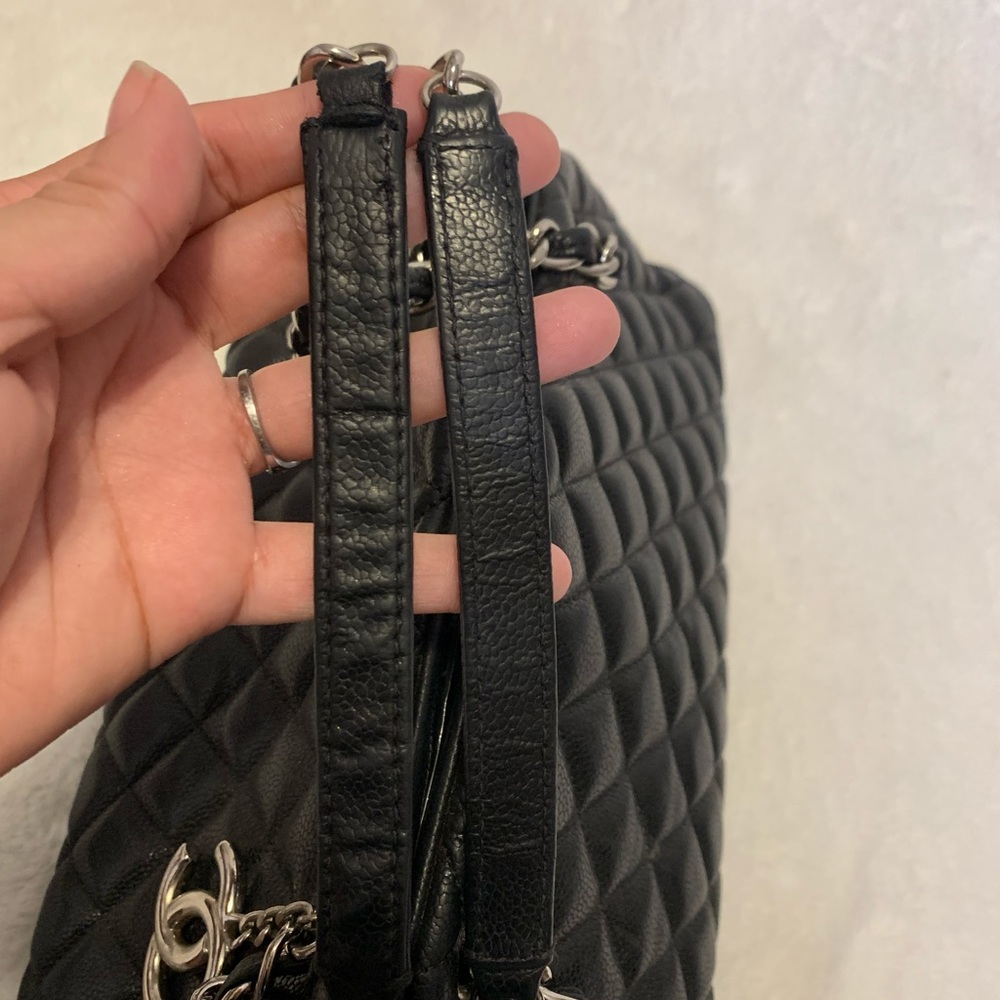 Authentic Chanel chain shoulder bag. - Picture 16 of 16